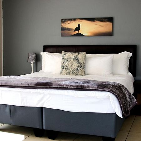 African Kingdom Guest House Boksburg Bagian luar foto