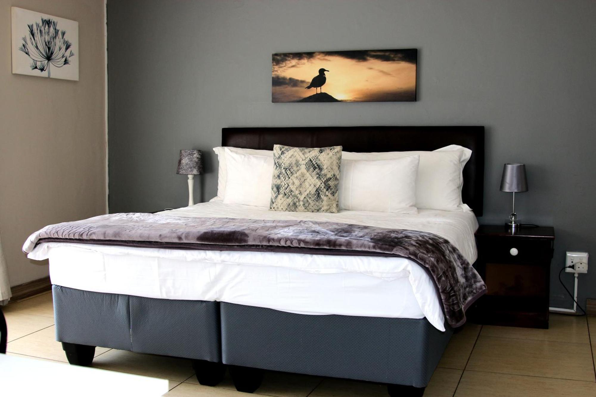 African Kingdom Guest House Boksburg Bagian luar foto