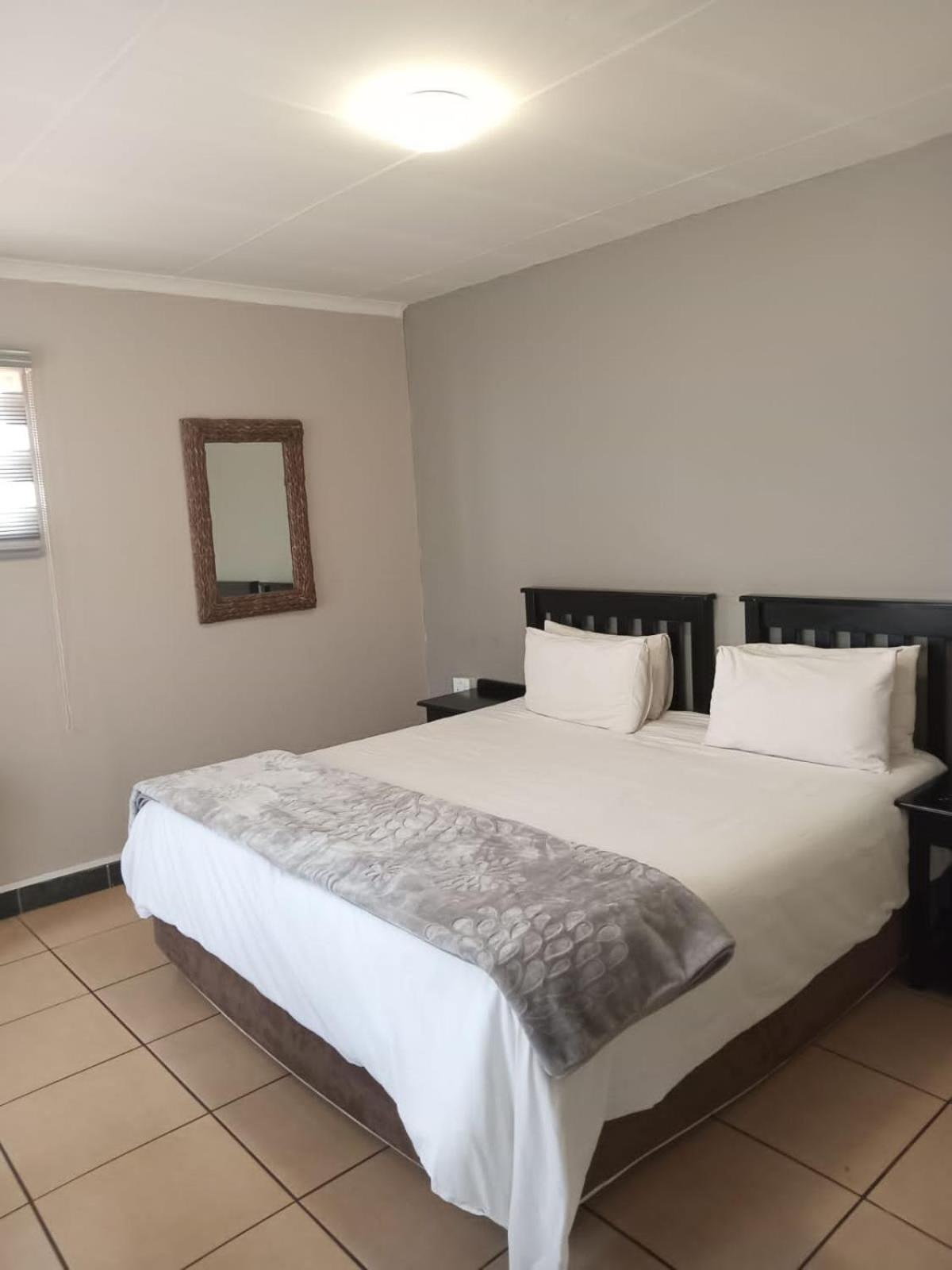 African Kingdom Guest House Boksburg Bagian luar foto