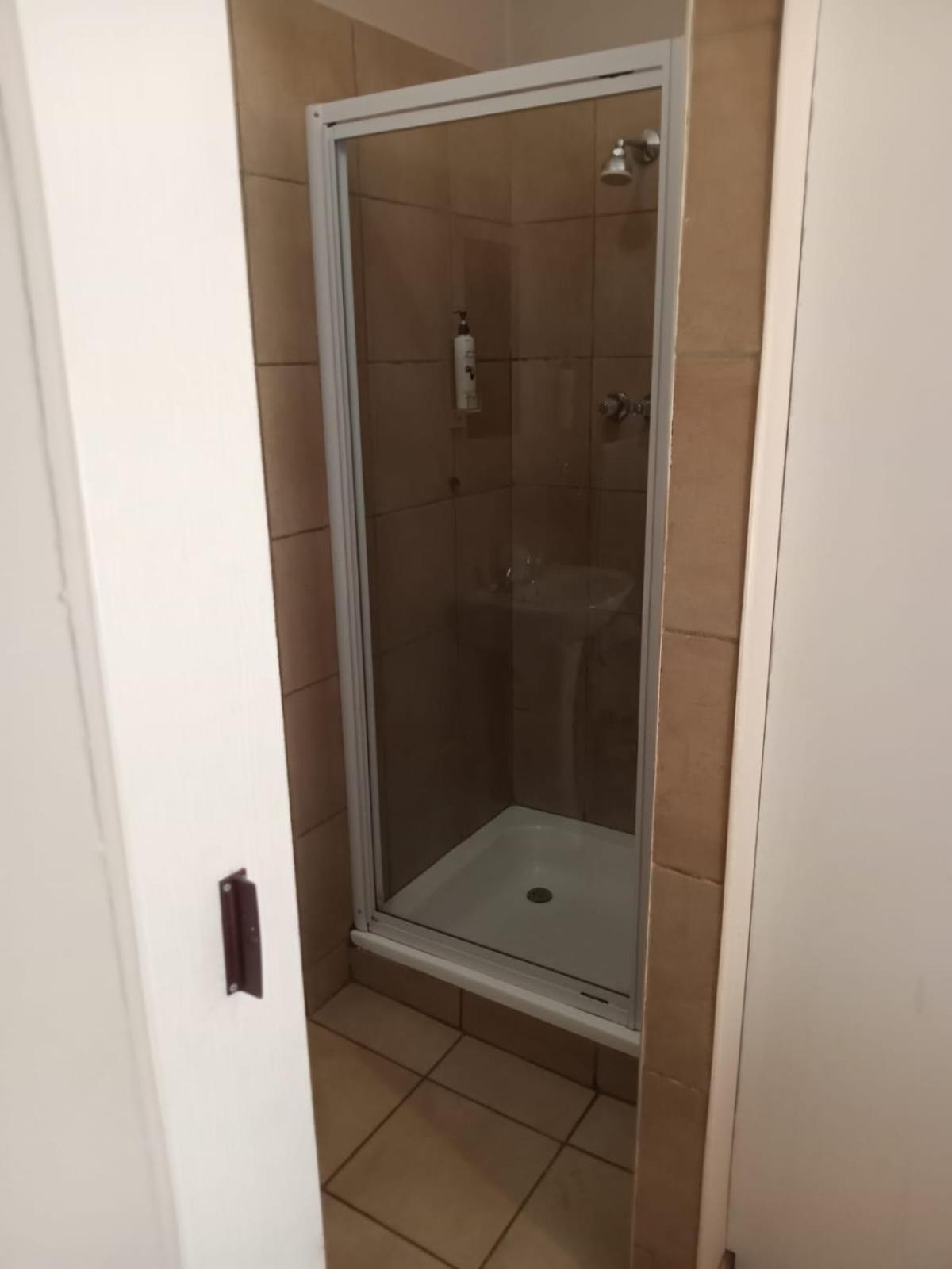 African Kingdom Guest House Boksburg Bagian luar foto