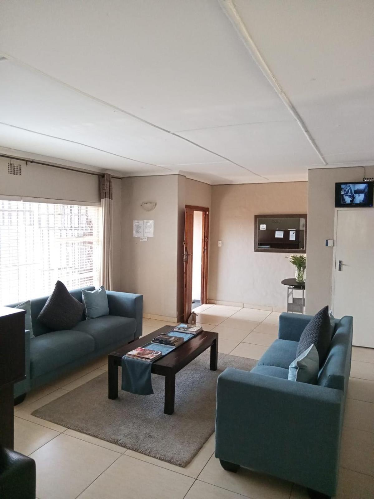 African Kingdom Guest House Boksburg Bagian luar foto