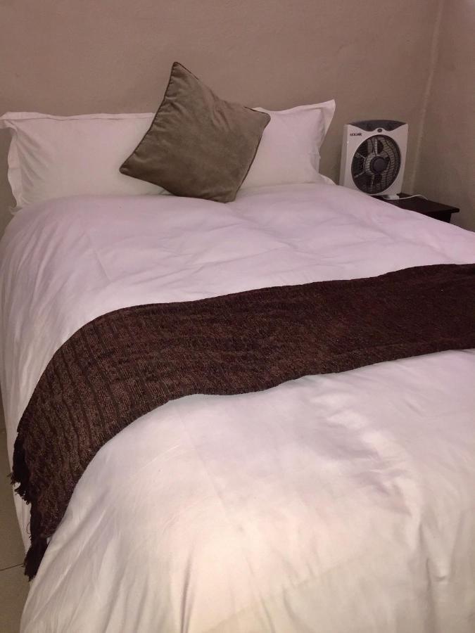 African Kingdom Guest House Boksburg Bagian luar foto